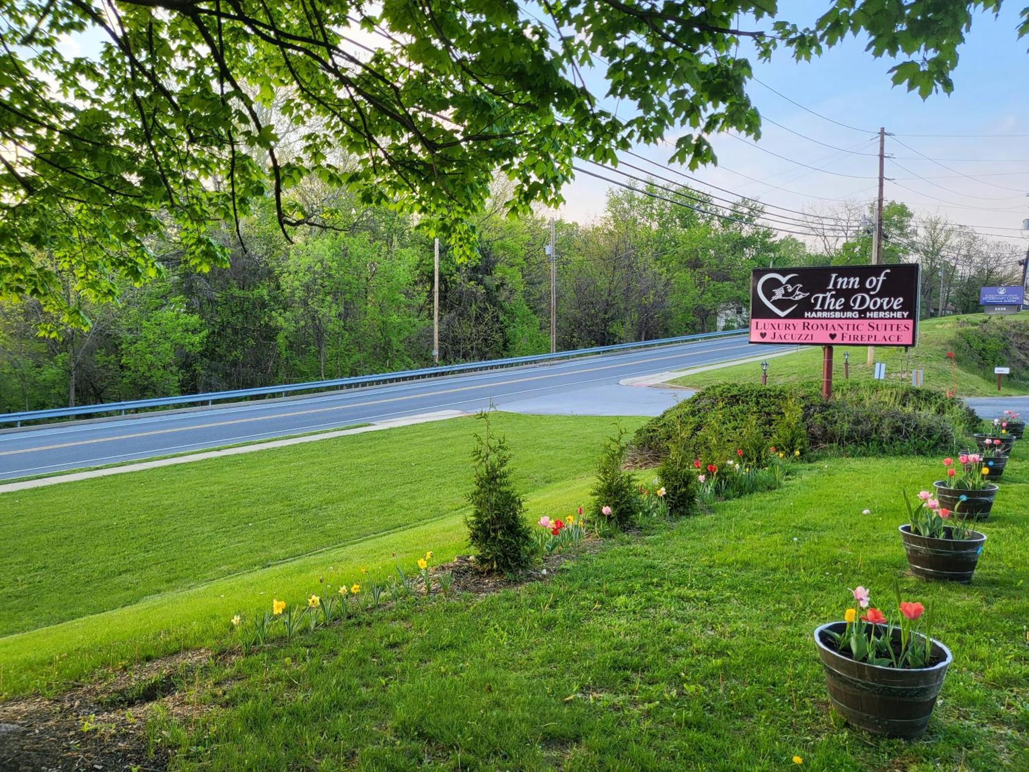 Inn Of The Dove - Romantic Luxury Suites With Jacuzzi & Fireplace At Harrisburg-Hershey-Philadelphia, Pa Eksteriør billede