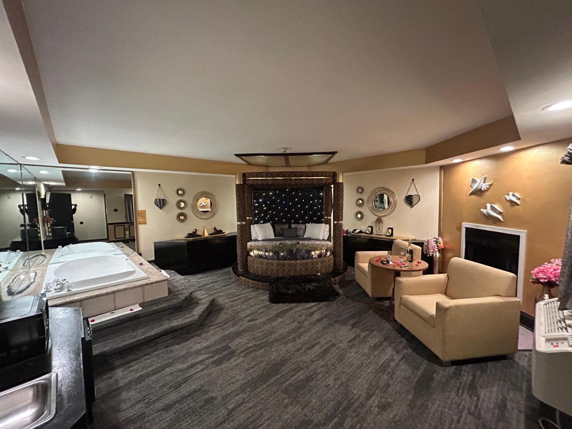 Inn Of The Dove - Romantic Luxury Suites With Jacuzzi & Fireplace At Harrisburg-Hershey-Philadelphia, Pa Eksteriør billede